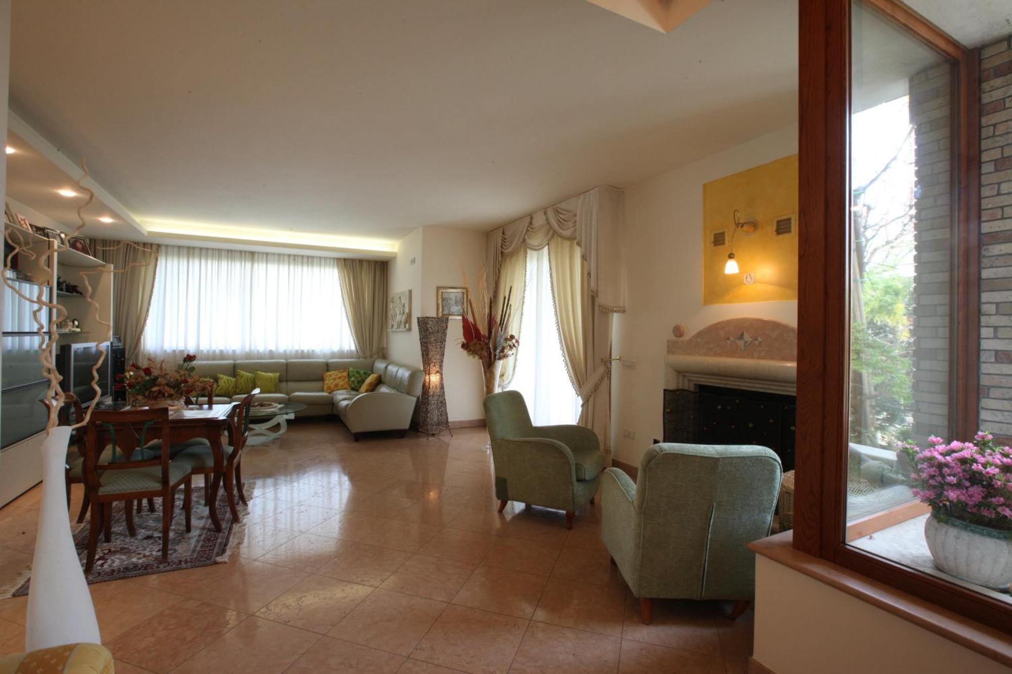 Villa Gioia Rooms Montegranaro Luaran gambar