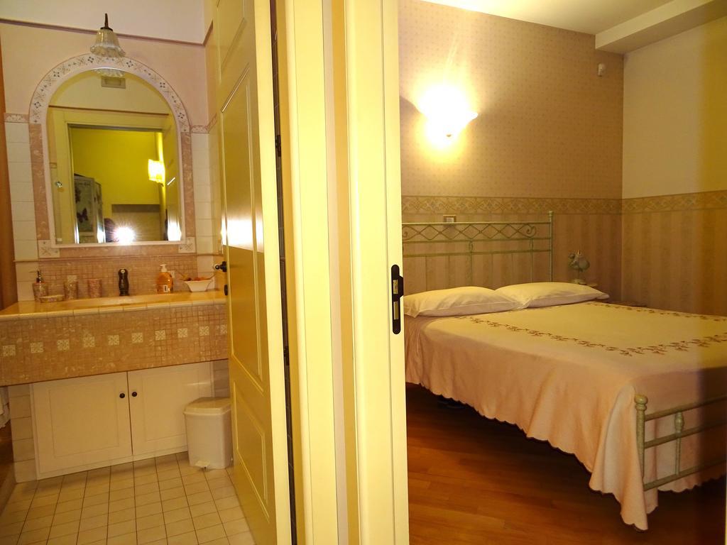 Villa Gioia Rooms Montegranaro Bilik gambar