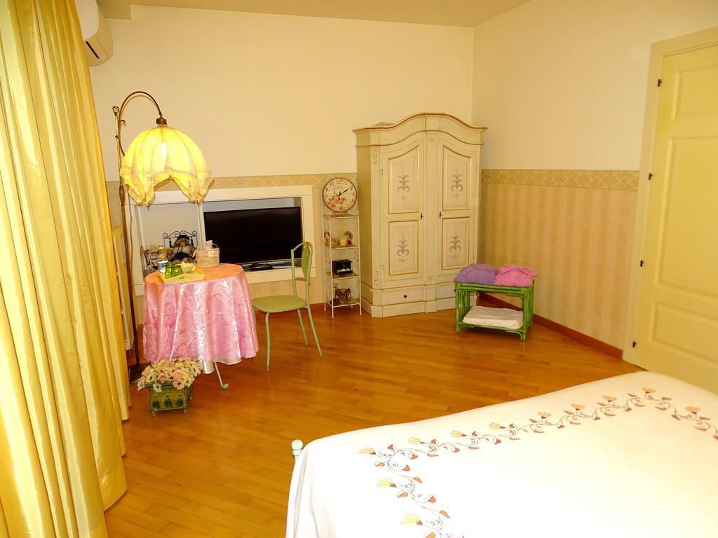 Villa Gioia Rooms Montegranaro Bilik gambar