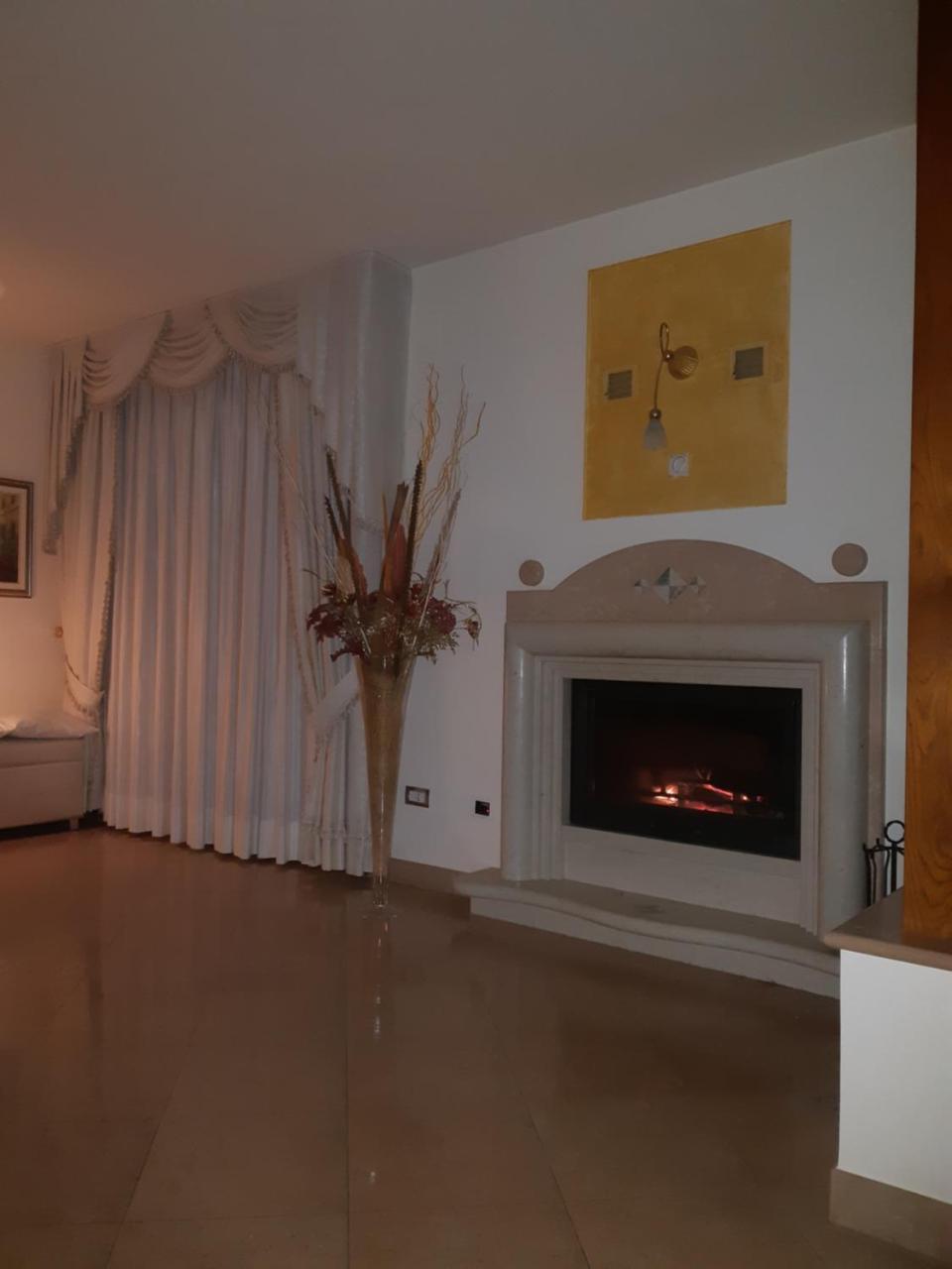 Villa Gioia Rooms Montegranaro Luaran gambar